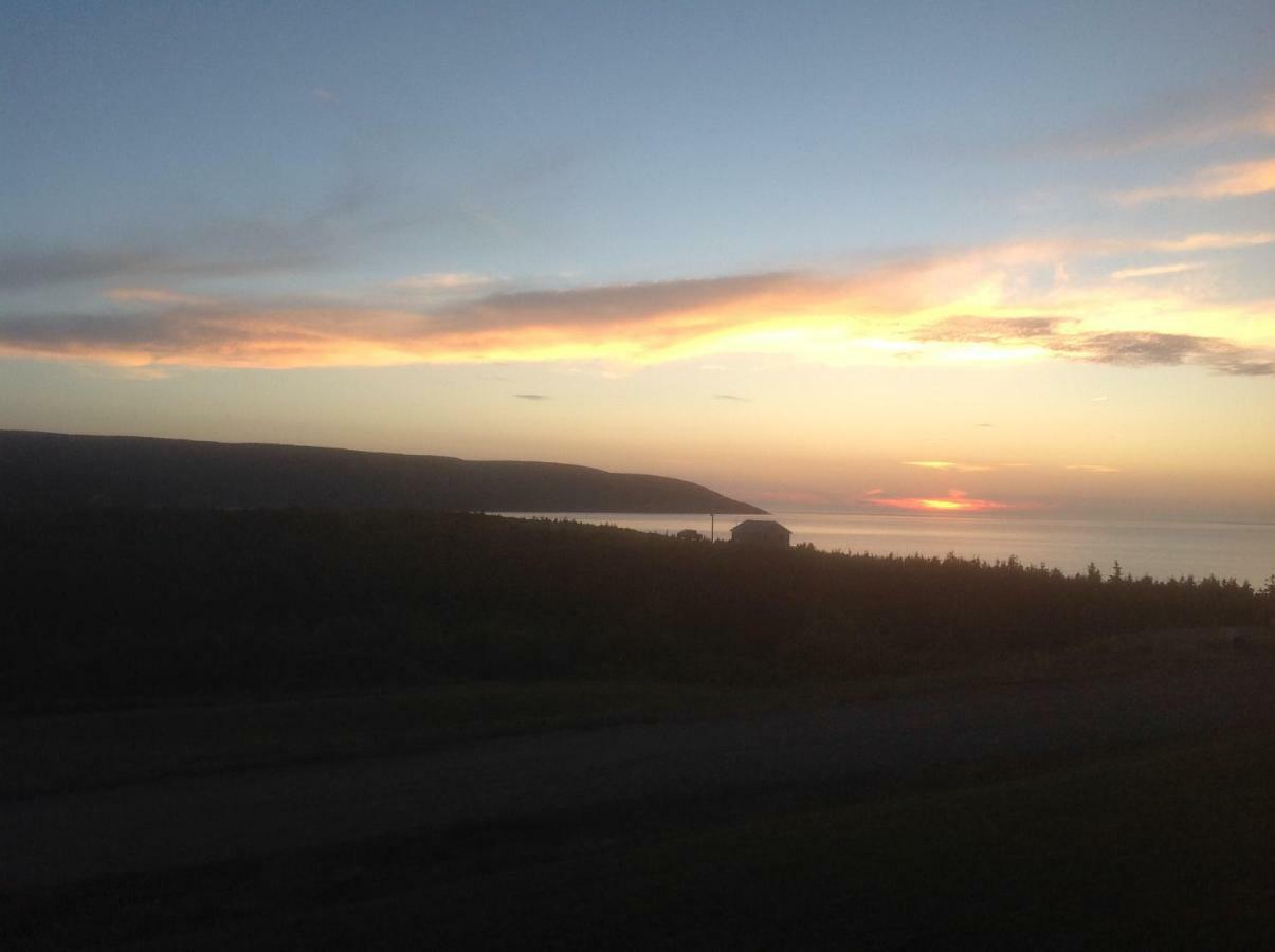 Burton'S Sunset Oasis Motel Bay Saint Lawrence Екстериор снимка